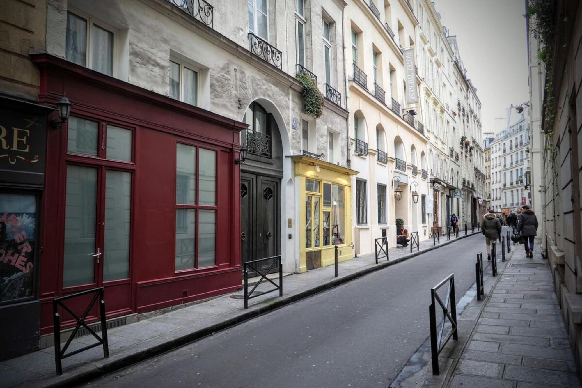 Moliere Chicsuites * Parijs